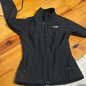 Xs windbreaker north face